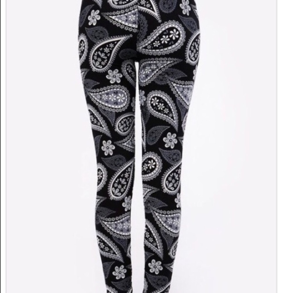 Paisley Print Leggings - Picture 3 of 3